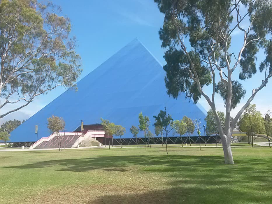 Die Walter Pyramid der CSU Long Beach (USA)