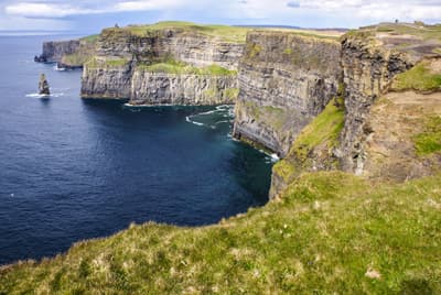 Die Cliffs of Moher an der Westküste von Irland