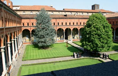 Innenhof des Hauptcampus der Università Cattolica del Sacro Cuore in Mailand