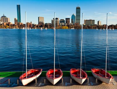 Blick auf Boston (USA) vom Charles River