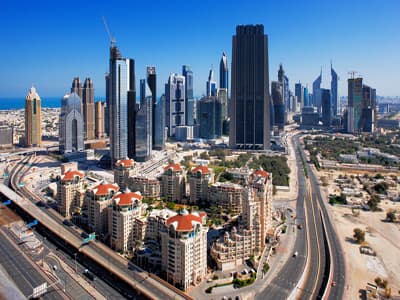 Panoramablick auf die Skyline von Dubai.