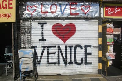 Graffiti I love Venice