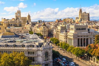 Blick auf die Gran Via in Madrid