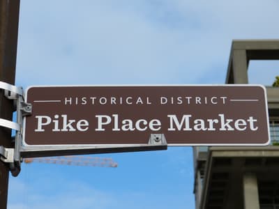 Straßenschild des Pike Place Market