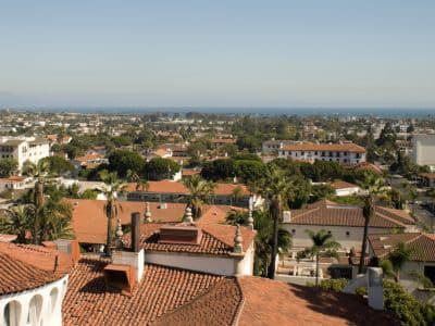 In Santa Barbara kannst du an der amerikanischen Riviera studieren.
