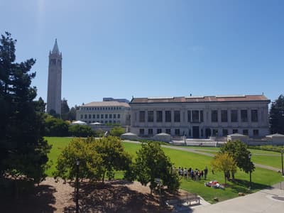 Sather Tower auf dem Campus der University of California, Berkeley