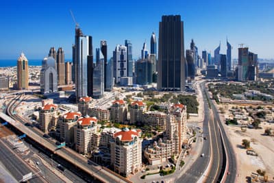 Skyline von Dubai in den Vereinigten Arabischen Emiraten