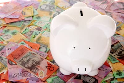 Sparschwein auf australischen Dollarnoten