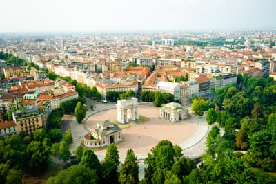 Blick auf Mailand (Italien) mit Piazza Sempione