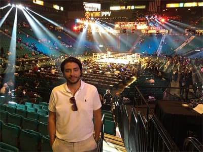 College-Contact-Semesterstipendiat Sabit Killi bei einem Boxkampf in Las Vegas (USA)
